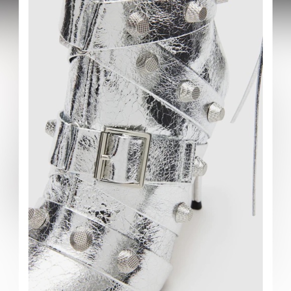 Steve Madden Fink Silver Boots - Picture 5 of 8